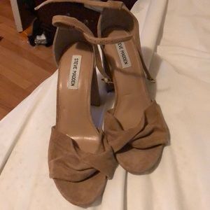 Never worn Steve Madden heels